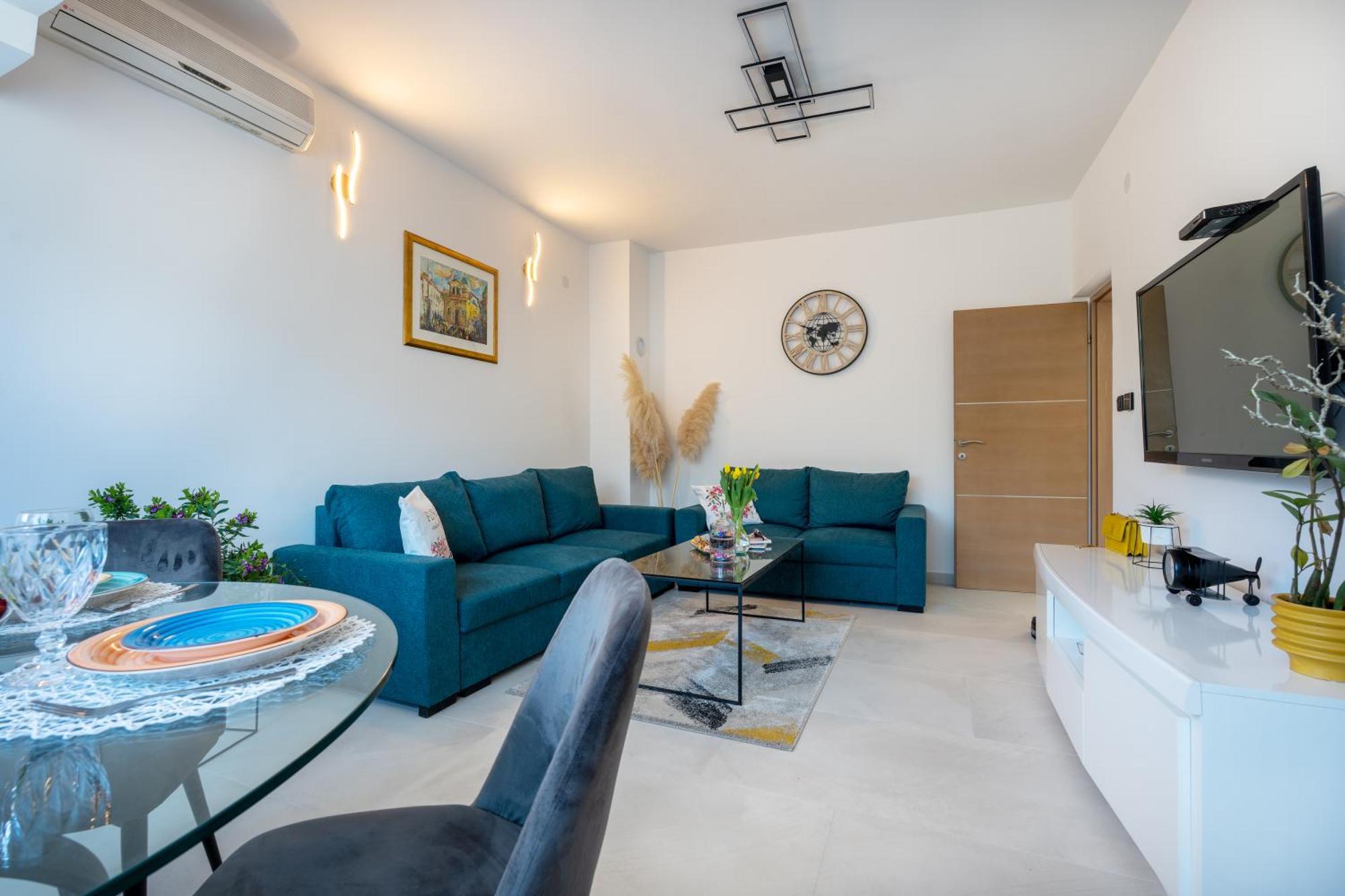 Villa Ivona With Swimming Pool And Jacuzzi Oslje ภายนอก รูปภาพ