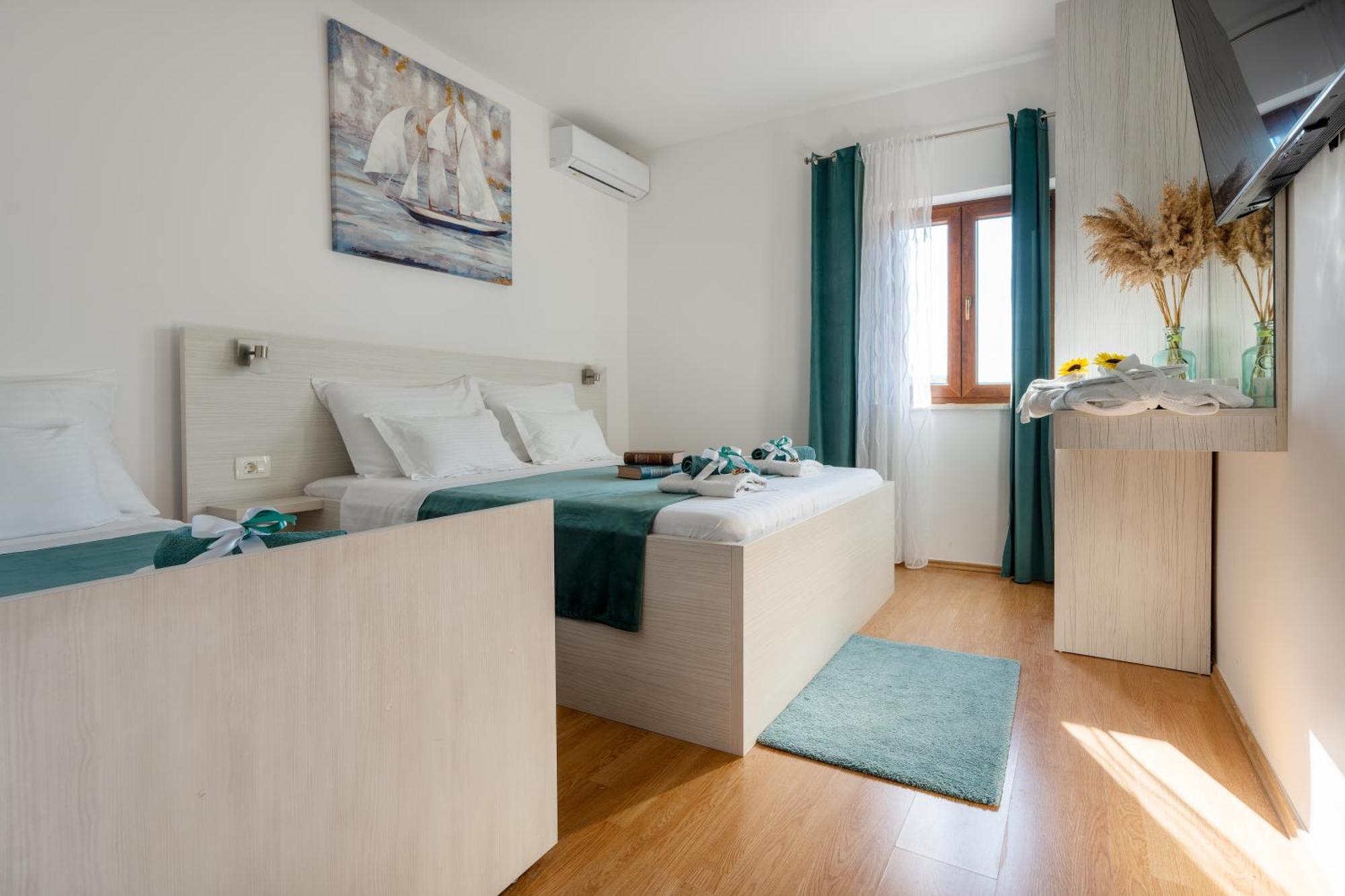 Villa Ivona With Swimming Pool And Jacuzzi Oslje ภายนอก รูปภาพ